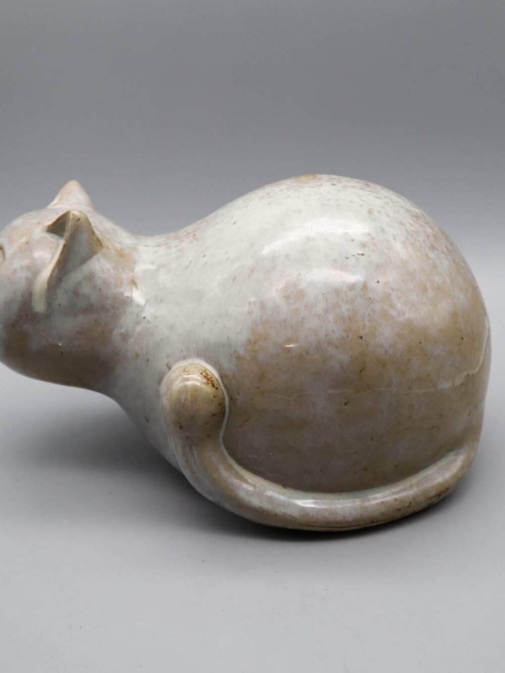 Handmade Fat Cat Art Pottery Sculpture Statue Blue Taupe Glaze 10"L Folk Art - Picture 3 of 6